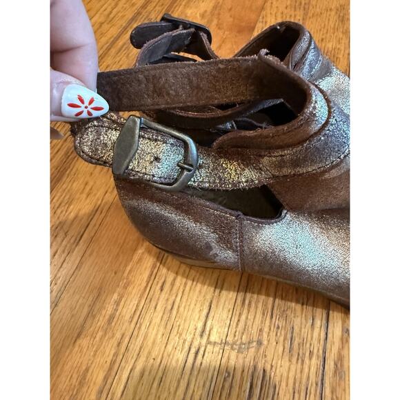 Sbicca Shoes Womens Size 6.5 Bronze Cutout Ankle Boots Western Buckle Leather - Picture 3 of 9
